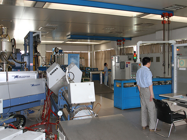 麦拉斐尔中压交联出产线